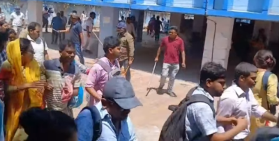 Kolkata: School teachers, who lost jobs, clash with police during agitation