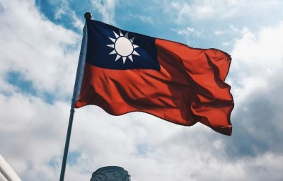 Dongsha waters: Taiwan coast guard expels Chinese ships