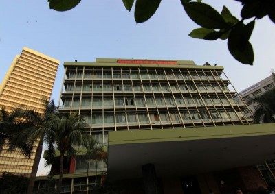 After decreeing women employees not to wear short dresses, Bangladesh Bank withdraws dress code directive