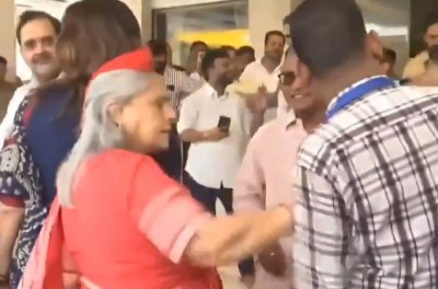 Jaya Bachchan pushes man trying to take selfie with her outside Constitution Club, video goes viral