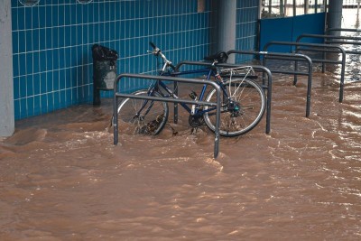 Flash floods hit China, 9 dead