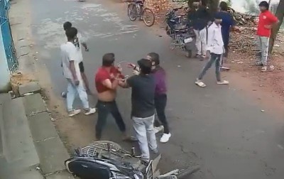 Art teacher assaulted in West Bengal after protesting against public drinking, 5 arrested