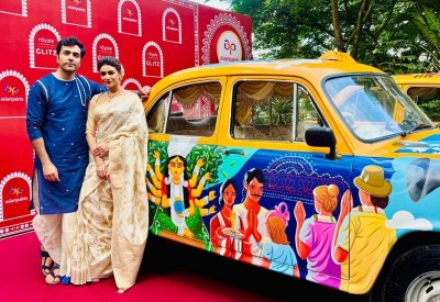 In Images: Asian Paints Marks 40 Years of Sharad Shamman with Yellow Taxi Project in Kolkata
