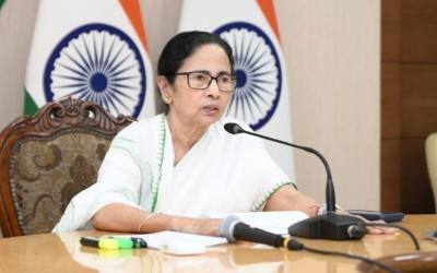 'Girls should not be allowed to come out at night': Mamata Banerjee's first reaction on Durgapur medical student rape horror