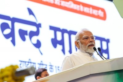 Modi vs Congress erupts over 'Vande Mataram': PM says party removed crucial stanzas; Kharge hits back