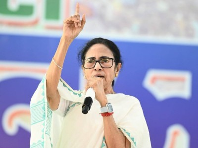 Mamata warns Bengal voters: 'Stay away from BSF posts' as SIR row sparks political firestorm