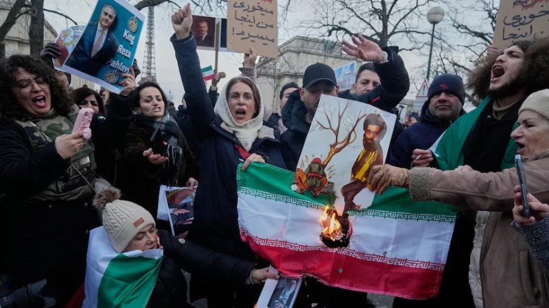 Examining liberal silence on Iran protests, contrasting global responses to Palestinian tragedy and Iranian uprising.