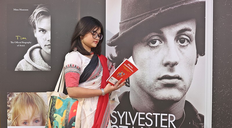 Book lovers flood Kolkata! Massive turnout at 49th International Book Fair