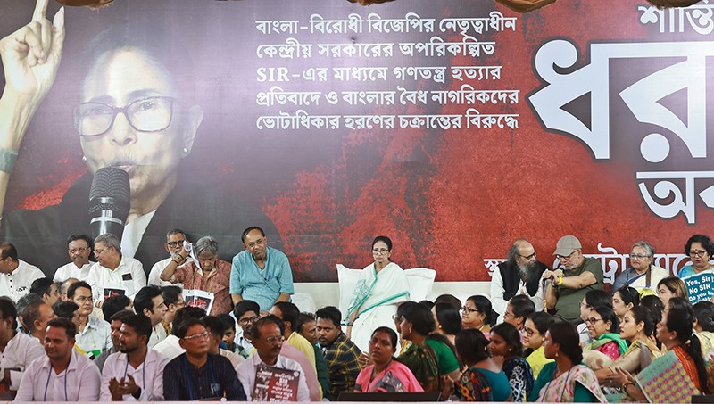 In Images: Mamata Banerjee holds dharna in Kolkata over SIR issue