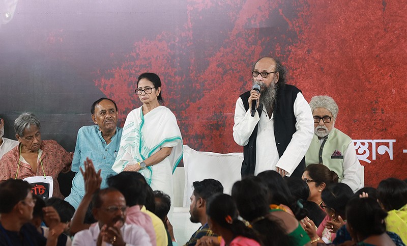 In Images: Mamata Banerjee holds dharna in Kolkata over SIR issue