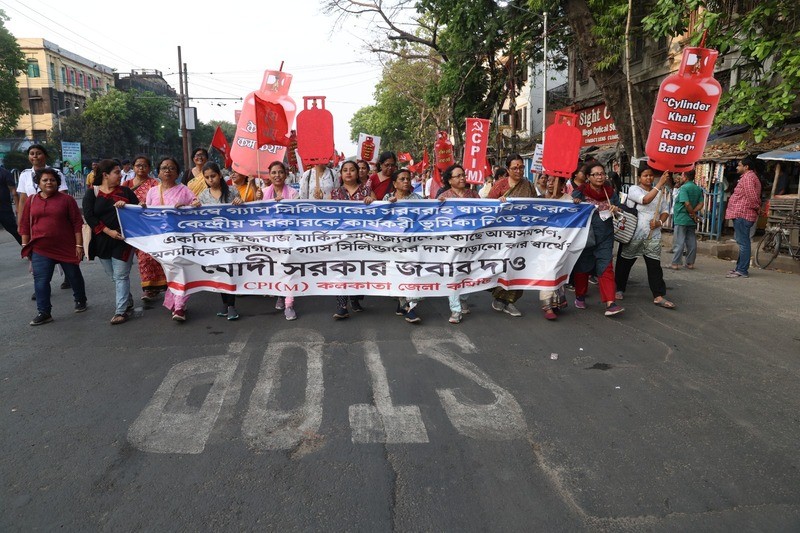 In Images: CPI-M supporters protest in Kolkata over LPG price hikes