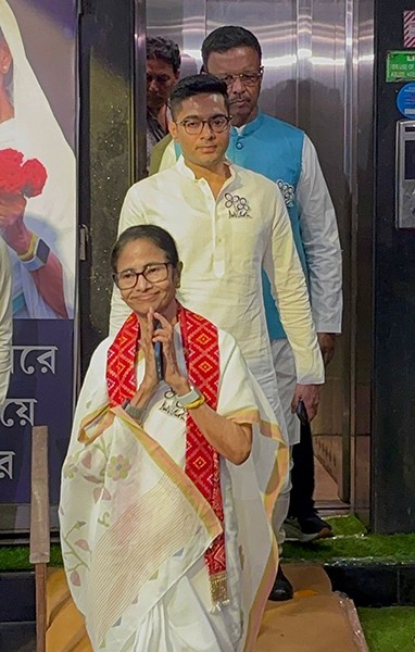 Mamata Banerjee, Abhishek Banerjee meets party workers in Kolkata