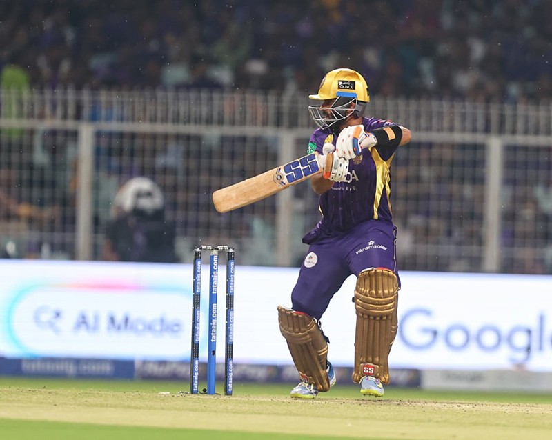In Images: SRK at Eden Gardens for KKR match against PBKS