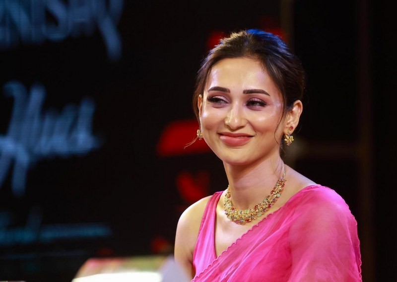 In Images: Mimi Chakraborty unveils Tanishq's natural gemstone collection ‘Hues’