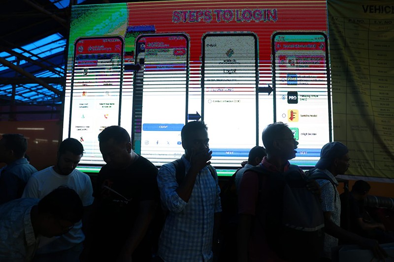 Phase 1 of Bengal polls tomorrow; polling personnel collect EVMs, other materials from a Siliguri dispersal centre