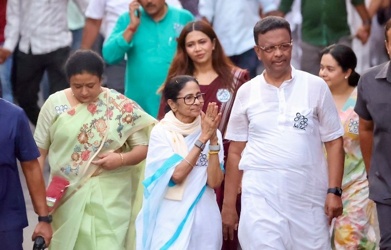 In Images: Mamata Banerjee rallies South Kolkata amid PM Modi's visit to the city