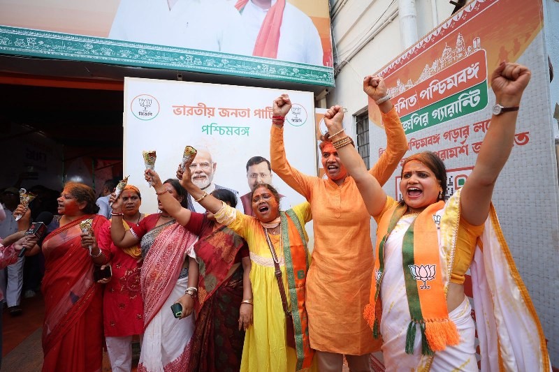 Celebrations in full swing in Kolkata as BJP looks set to come to power in Bengal