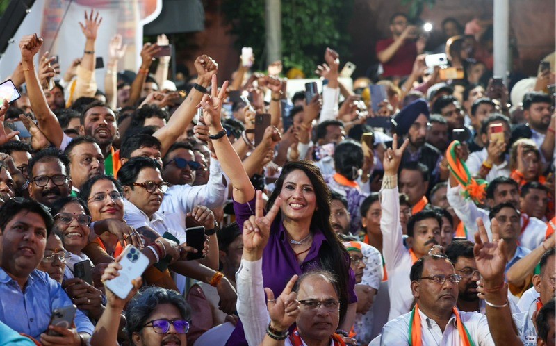 In Images: PM Modi in traditional dhoti look at BJP HQ as party celebrates sweeping electoral victory
