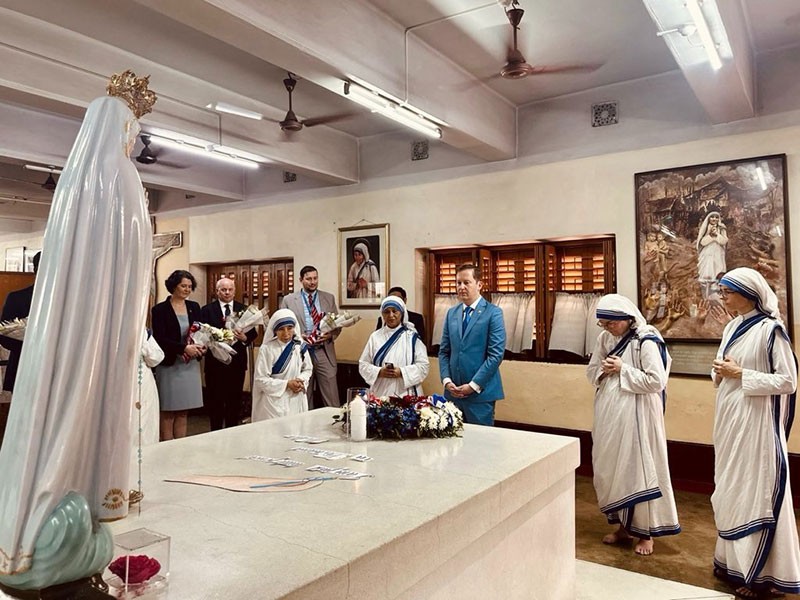 US Ambassador Sergio Gor visits Missionaries of Charity in Kolkata