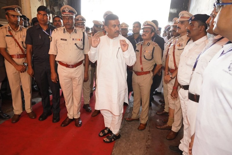 In Images: Suvendu Adhikari visits injured police personnel following Park Circus clashes