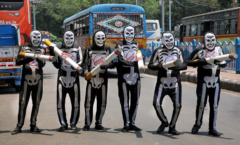 In Images: Kolkata observes World No Tobacco Day