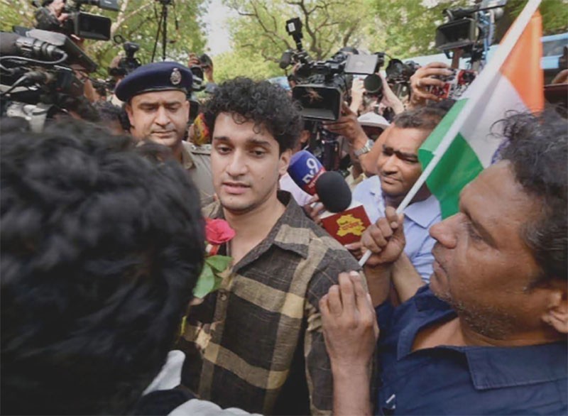 In Images: Cockroach Janta Party protests at Jantar Mantar in Delhi; demands Dharmendra Pradhan's resignation