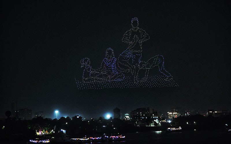 Kolkata dazzles with spectacular laser show on Howrah Bridge ahead of International Yoga Day