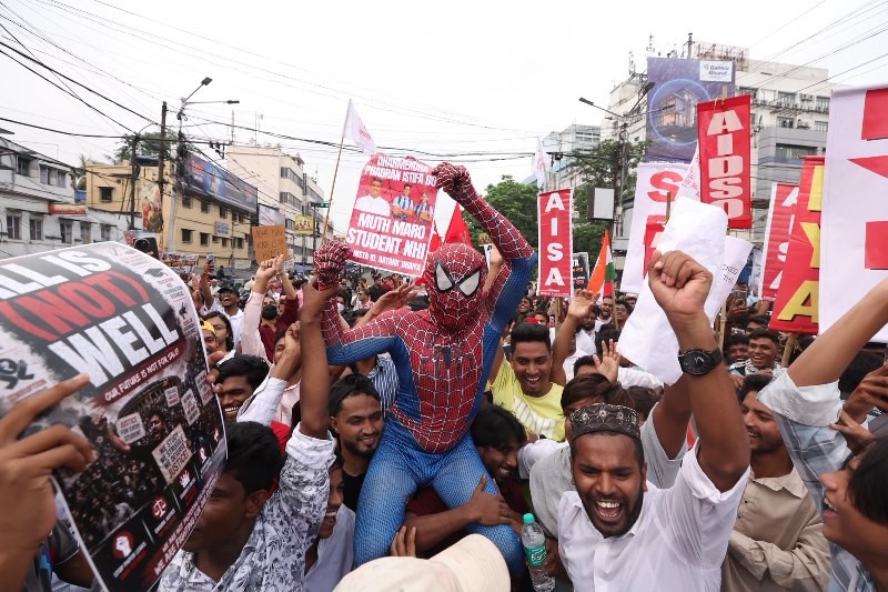 In Images: CJP, SFI hold Kolkata protest seeking Dharmendra Pradhan's resignation in NEET row