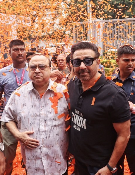In Images: Sunny Deol, Rajkumar Santoshi promote ‘Batwara 1947’ in Kolkata
