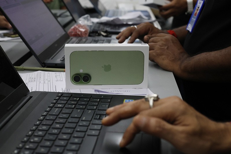 In Images: Tech enthusiasts flock to Apple Premium Partner iTech Store launch in Kolkata