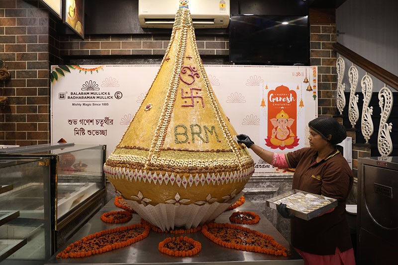 Kolkata Goes Giant With A 2,100-Kg Modak And Laddu