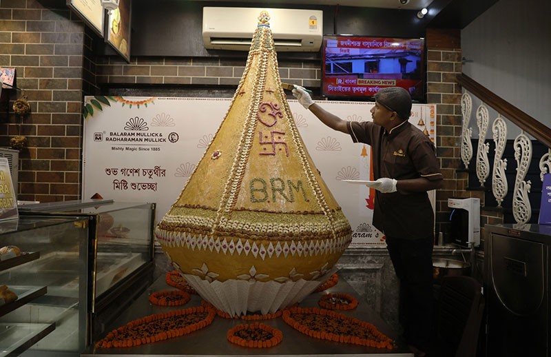 Kolkata Goes Giant With A 2,100-Kg Modak And Laddu