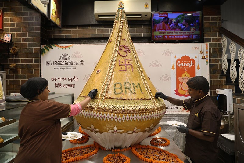 Kolkata Goes Giant With A 2,100-Kg Modak And Laddu