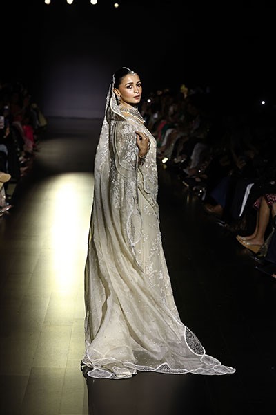 In Images: Alia Bhatt and Vicky Kaushal turn showstoppers at Manish Malhotra’s Mijwan show