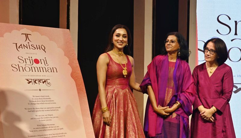 In Images: Mimi Chakraborty unveils Tanishq's ‘Aagomon’ collection