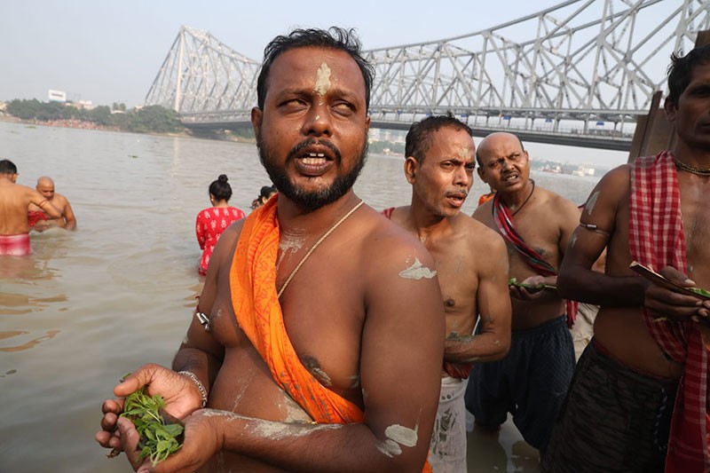 In Images: Devotees offer prayers to ancestors on Mahalaya in Kolkata