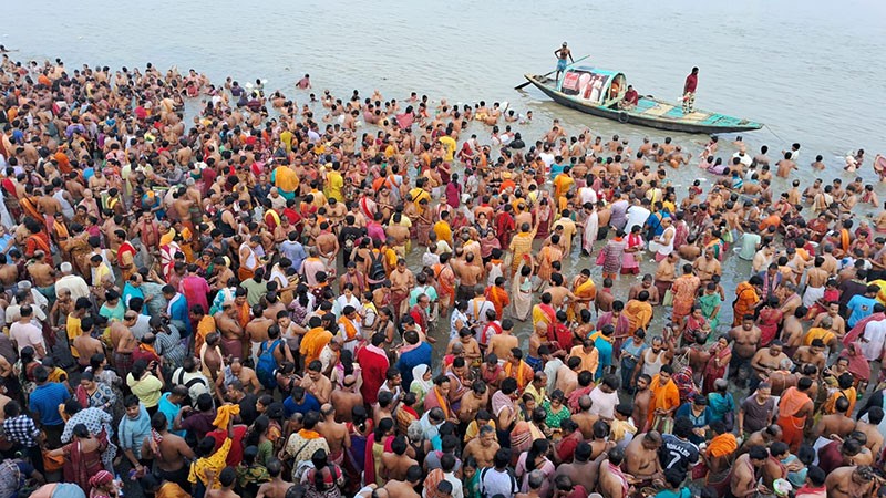 In Images: Devotees offer prayers to ancestors on Mahalaya in Kolkata