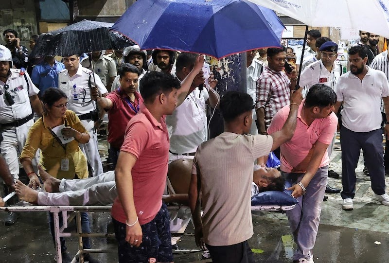 In Images: Trail Of Grief As Kolkata'S Chorbagan Durga Puja Tragedy Claims 18 Lives