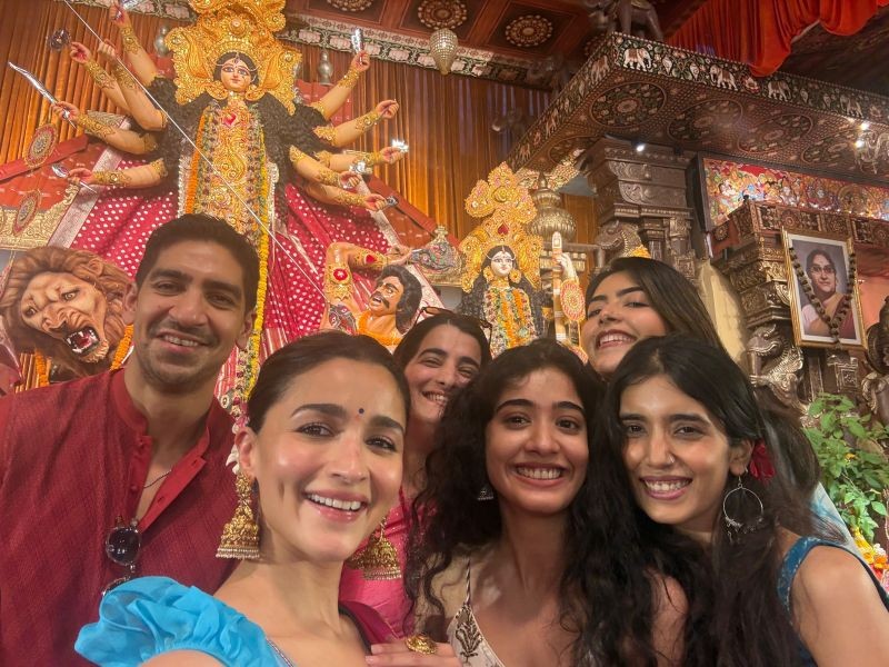 In Images: Alia Bhatt embraces ethnic elegance in a magenta saree at Mumbai's Durga Puja