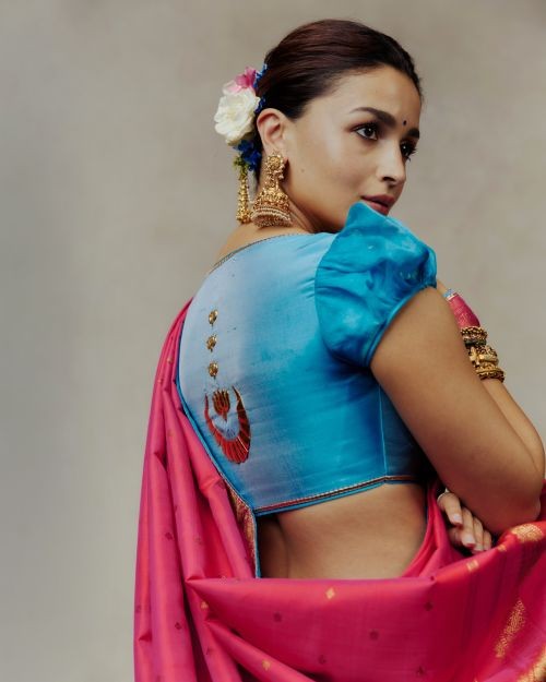 In Images: Alia Bhatt embraces ethnic elegance in a magenta saree at Mumbai's Durga Puja