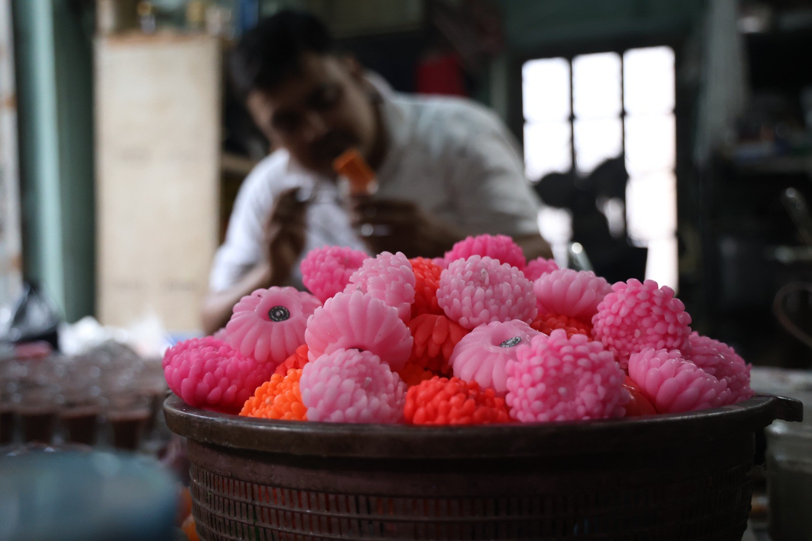 n Images: Diwali demand keeps candle workshops in Kolkata glowing