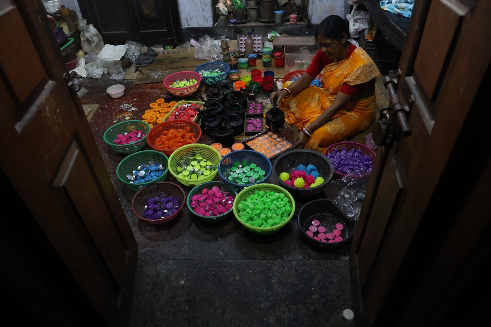 n Images: Diwali demand keeps candle workshops in Kolkata glowing