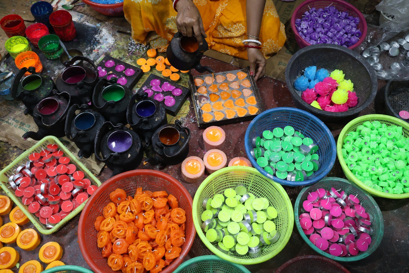 n Images: Diwali demand keeps candle workshops in Kolkata glowing