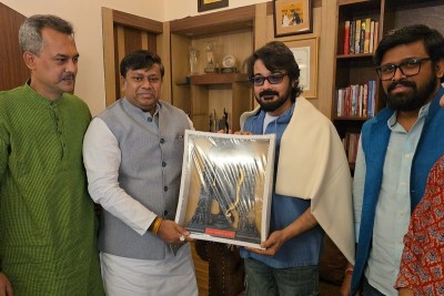 In images: BJP leader Sukanta Majumdar meets Prosenjit Chatterjee