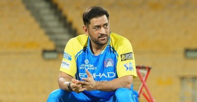 Blow to CSK! MS Dhoni to miss first two weeks of IPL due to calf strain