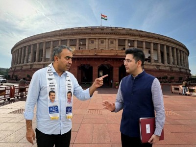 Soft PR, Modi 'fear', 'samosa' jibe: AAP rift widens as Kejriwal loyalist attacks Raghav Chadha