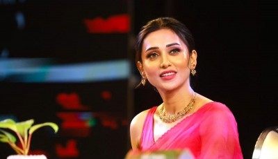 In Images: Mimi Chakraborty unveils Tanishq's natural gemstone collection ‘Hues’