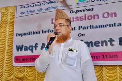 Roads are meant for pedestrians to walk: Kolkata cleric supports ban on roadside namaz without permission
