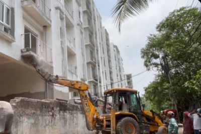 Kolkata: KMC launches massive demolition drive against 'illegal constructions' linked to Javed Khan, Raju Naskar and Sona Pappu