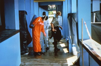 Canada imposes temporary border restrictions over Ebola outbreak concerns